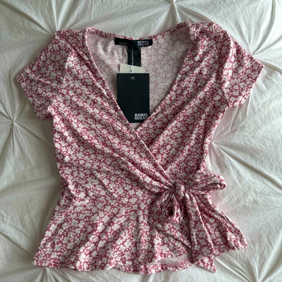 Rebel Sugar Tops - pink & white flower wrap crop top